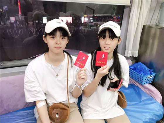 双胞胎姐妹.jpg